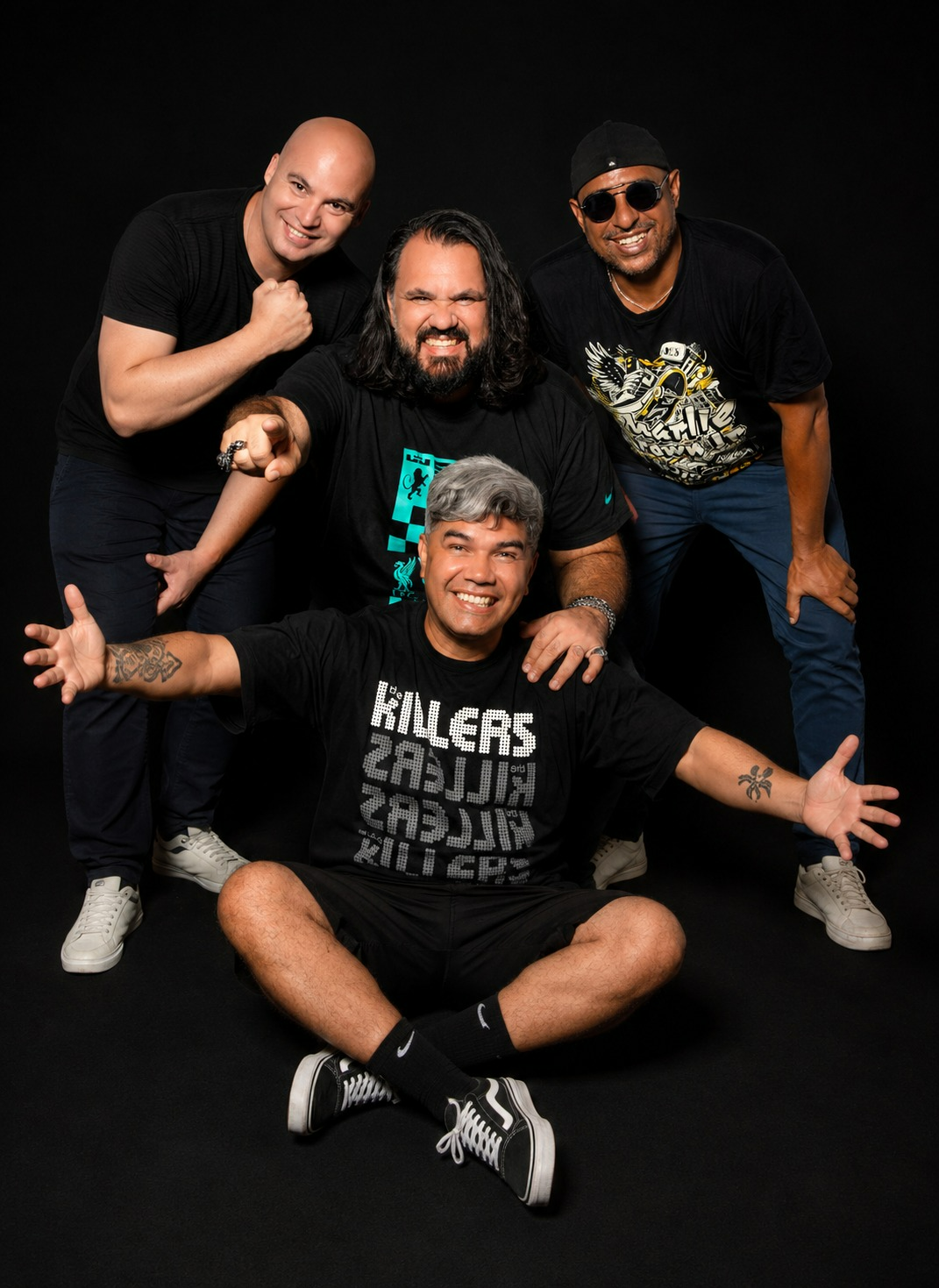 Integrantes da Banda Intocáveis do Quintal